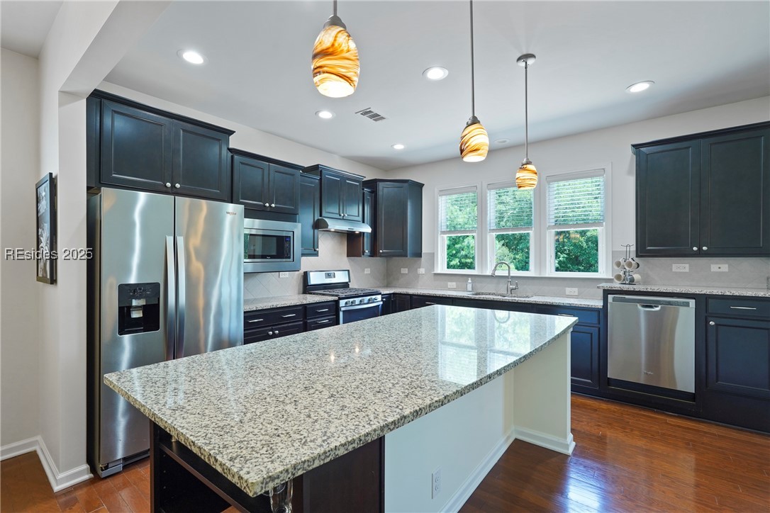 733 Gleneagle Court