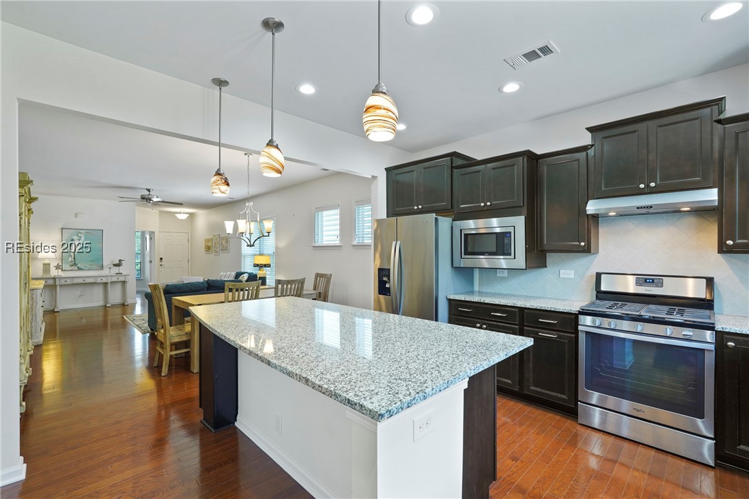 733 Gleneagle Court