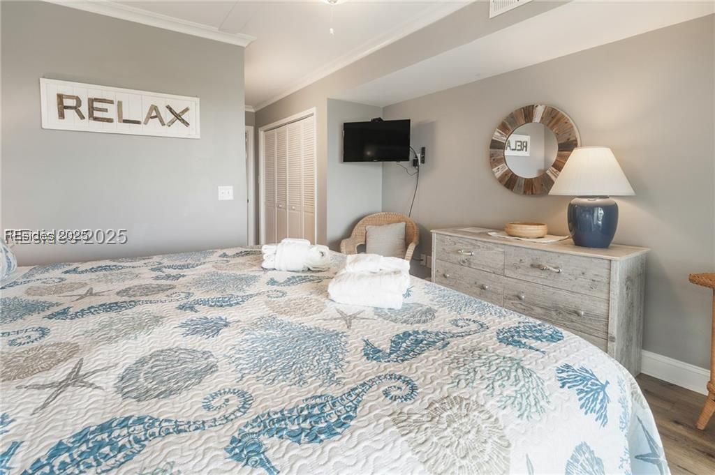 21 S Forest Beach Drive Unit: 210