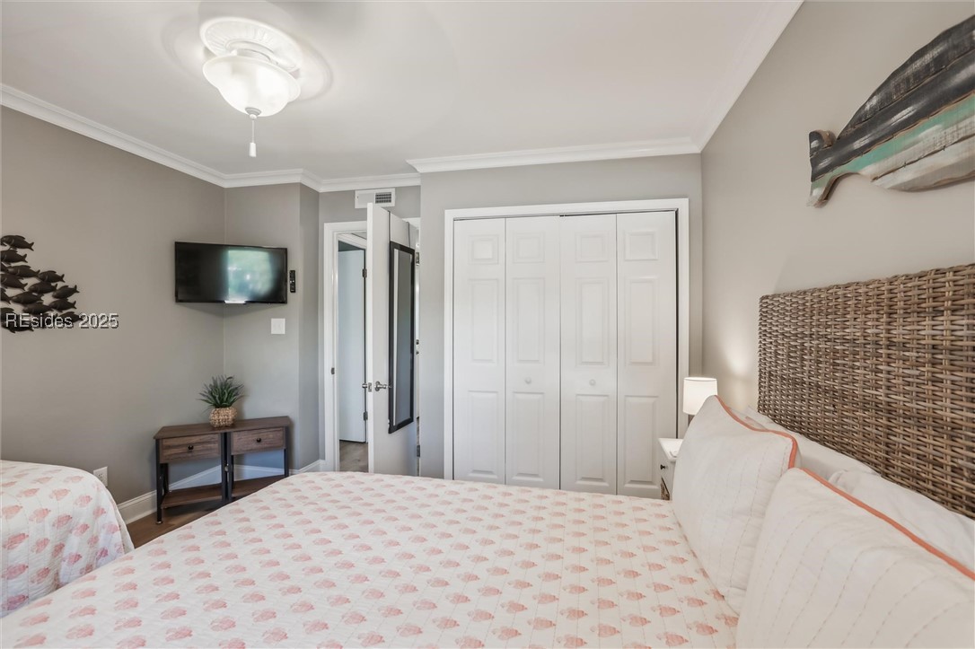 21 S Forest Beach Drive Unit: 210