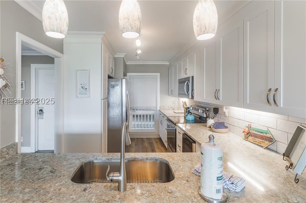 21 S Forest Beach Drive Unit: 210