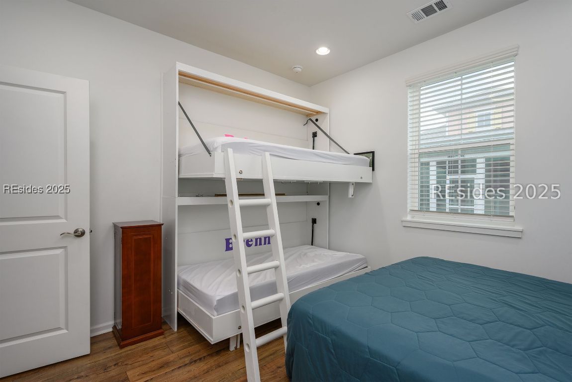 1529 Shoreside Drive Unit: 101
