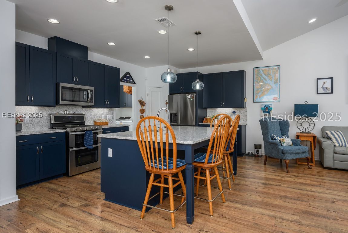 1529 Shoreside Drive Unit: 101