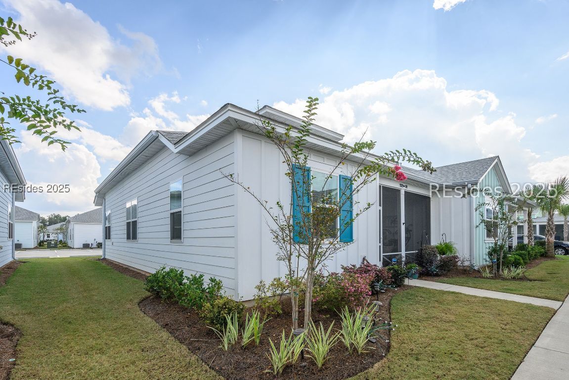 1529 Shoreside Drive Unit: 101
