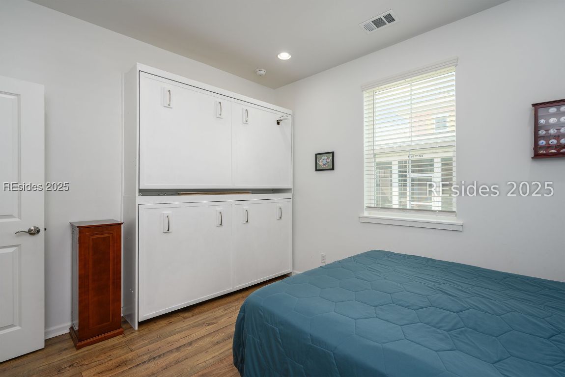 1529 Shoreside Drive Unit: 101