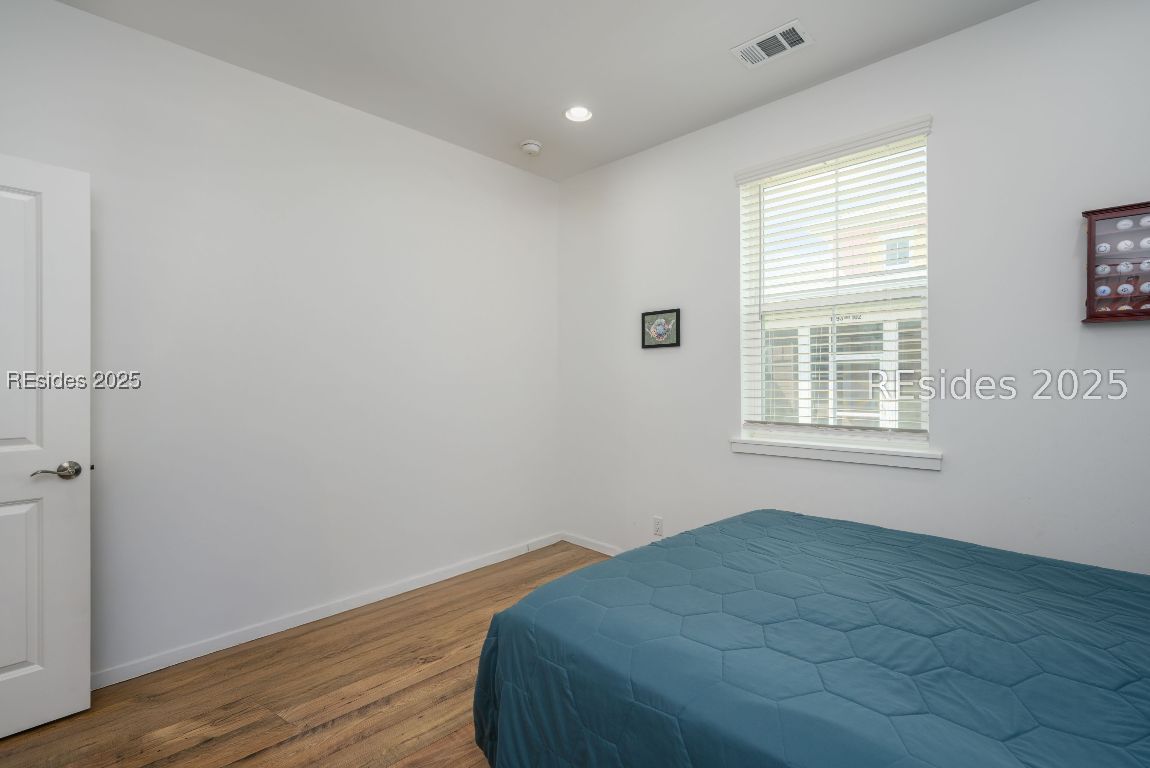 1529 Shoreside Drive Unit: 101
