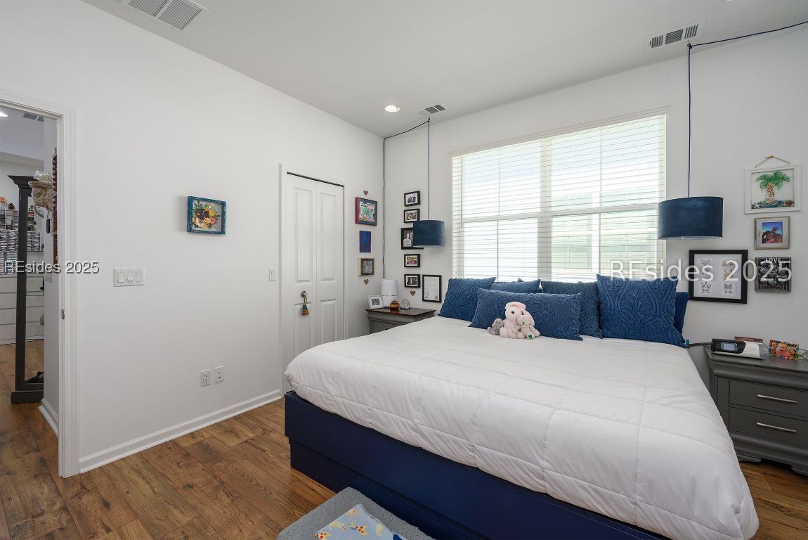 1529 Shoreside Drive Unit: 101