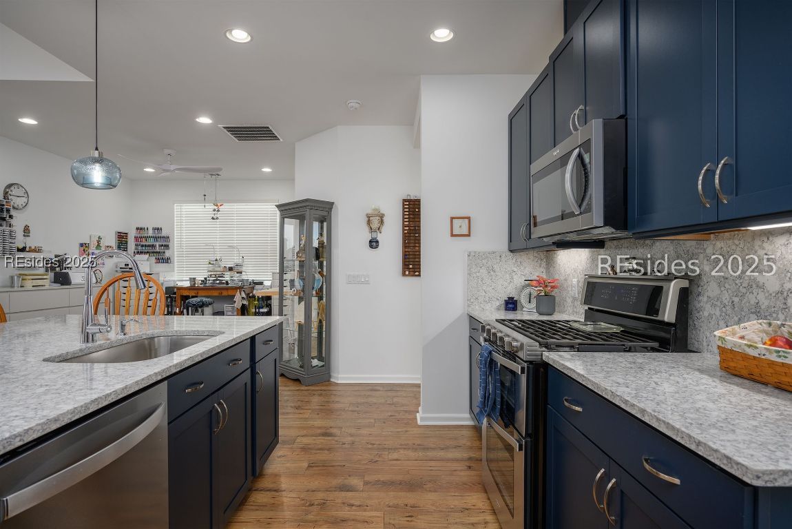 1529 Shoreside Drive Unit: 101