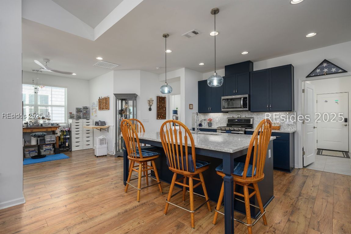 1529 Shoreside Drive Unit: 101