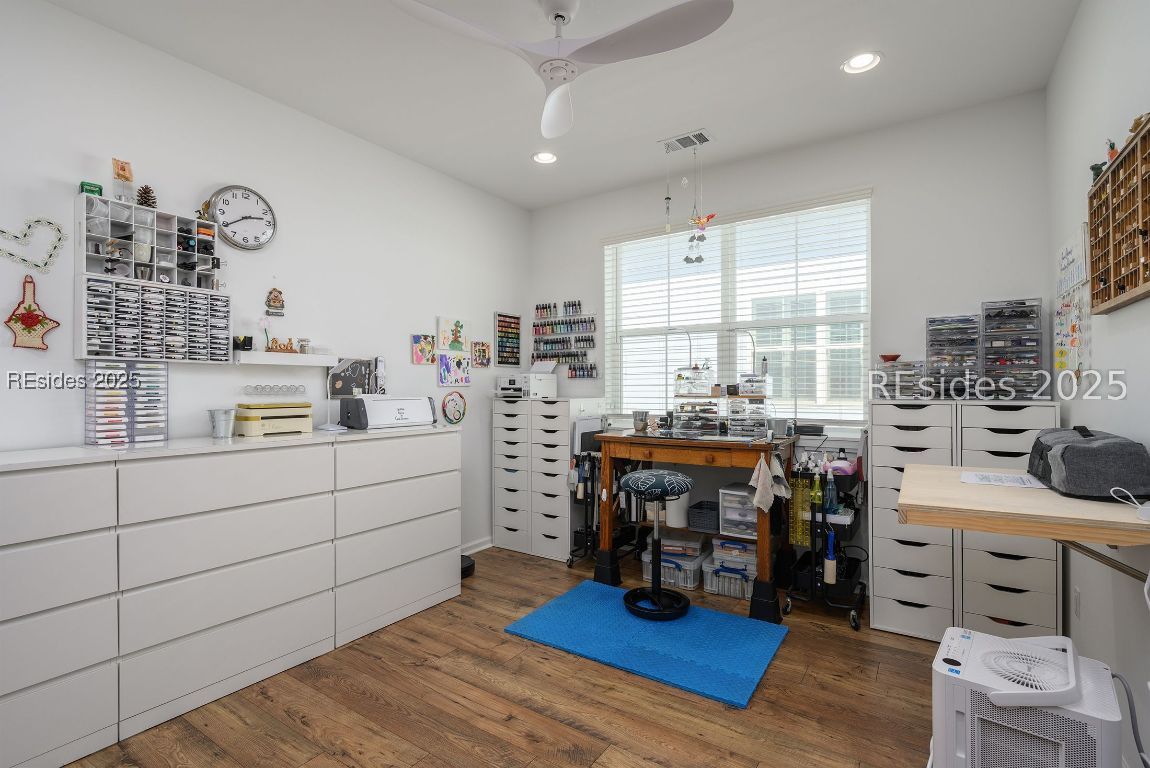 1529 Shoreside Drive Unit: 101
