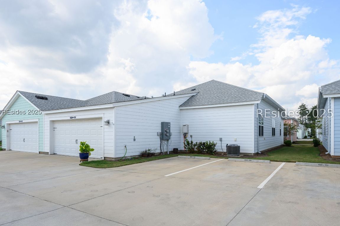 1529 Shoreside Drive Unit: 101