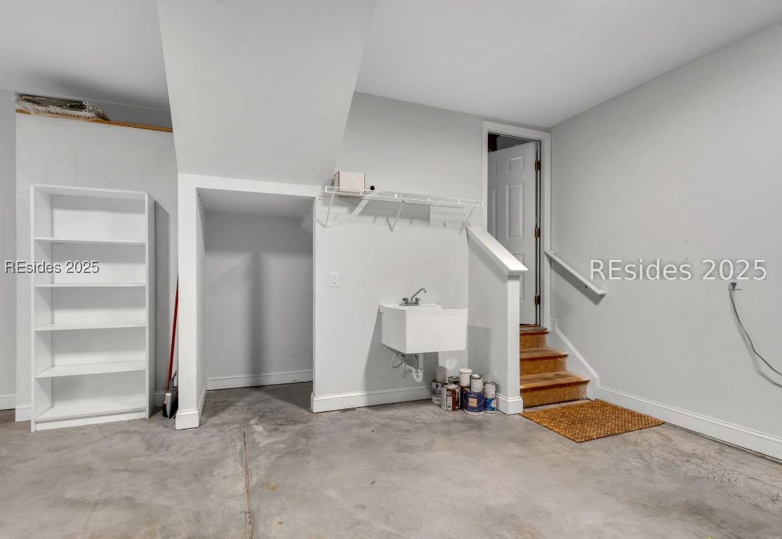 35 Heathrow Avenue