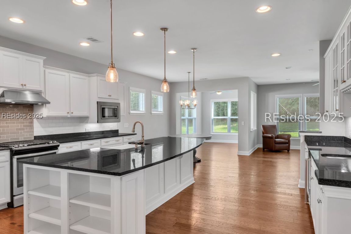 35 Heathrow Avenue