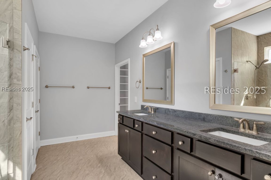 35 Heathrow Avenue
