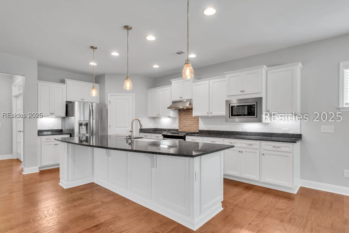 35 Heathrow Avenue