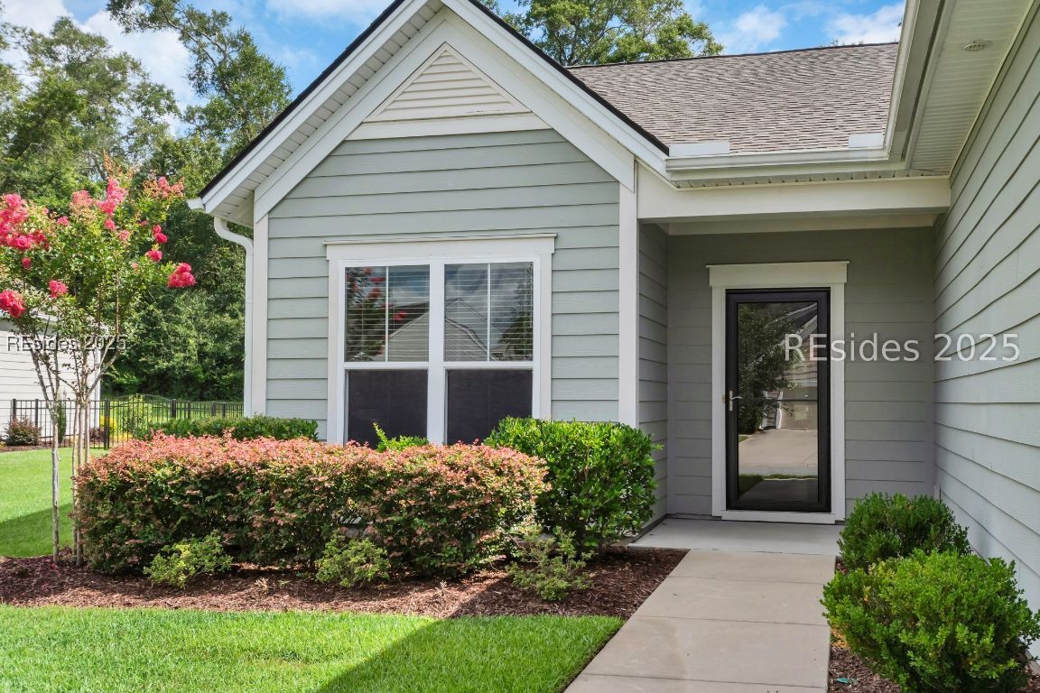 35 Heathrow Avenue
