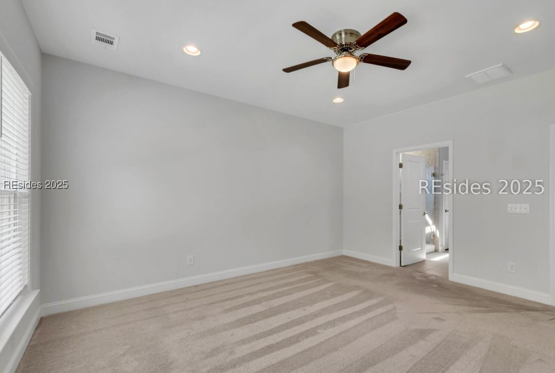 35 Heathrow Avenue