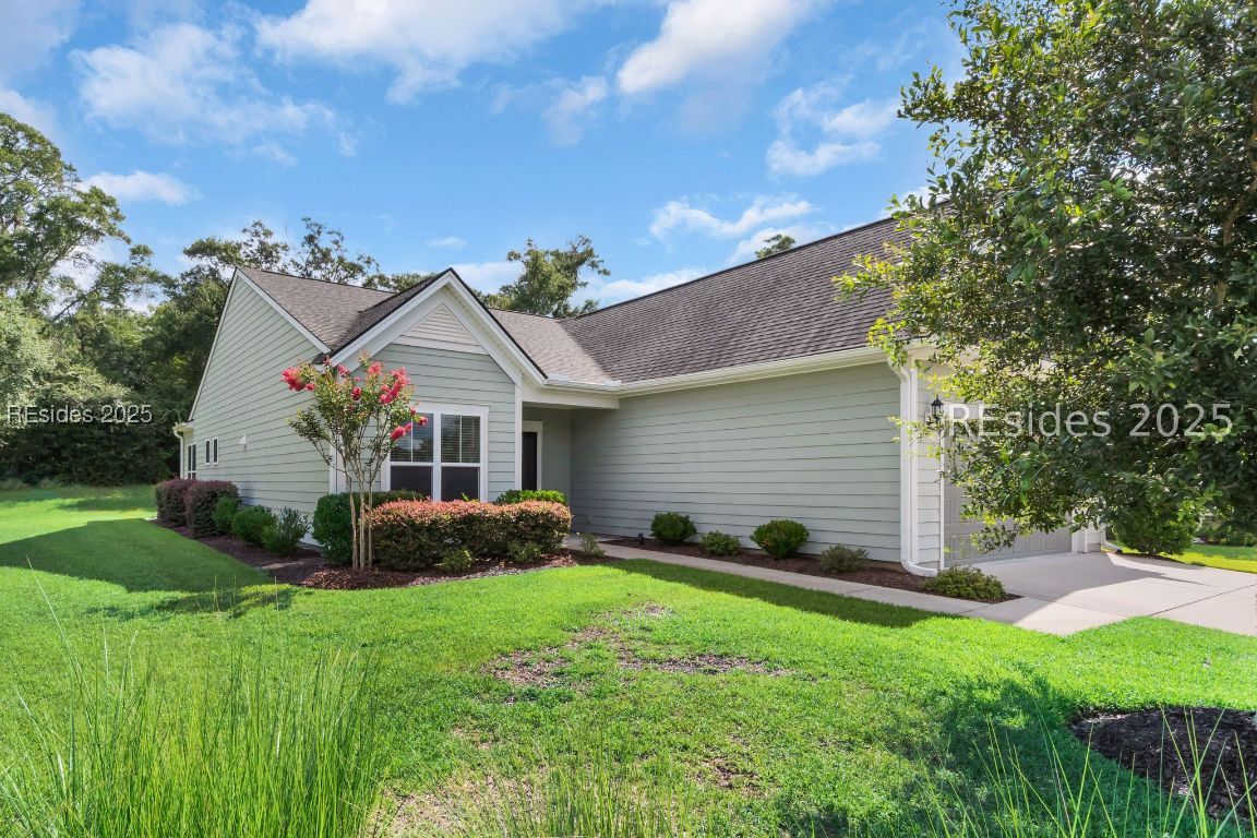 35 Heathrow Avenue