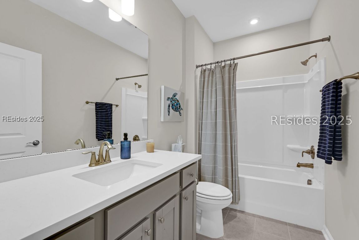 412 Aurora Way