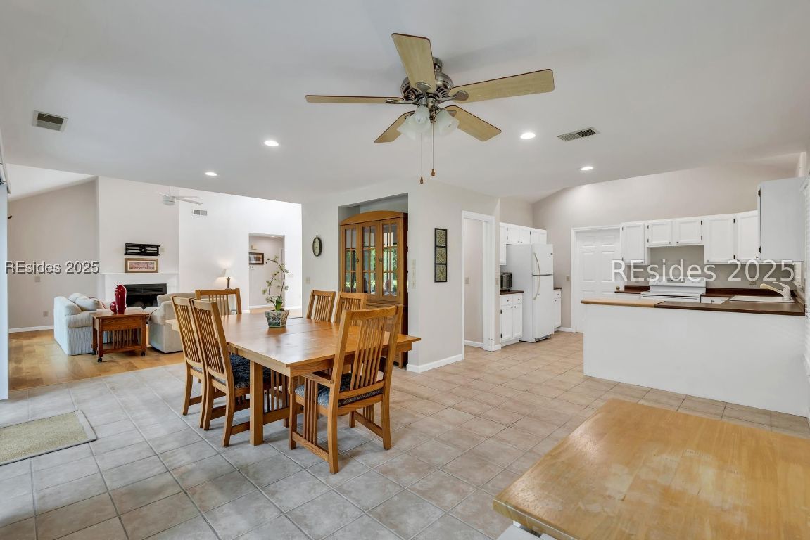 232 White Oaks Circle