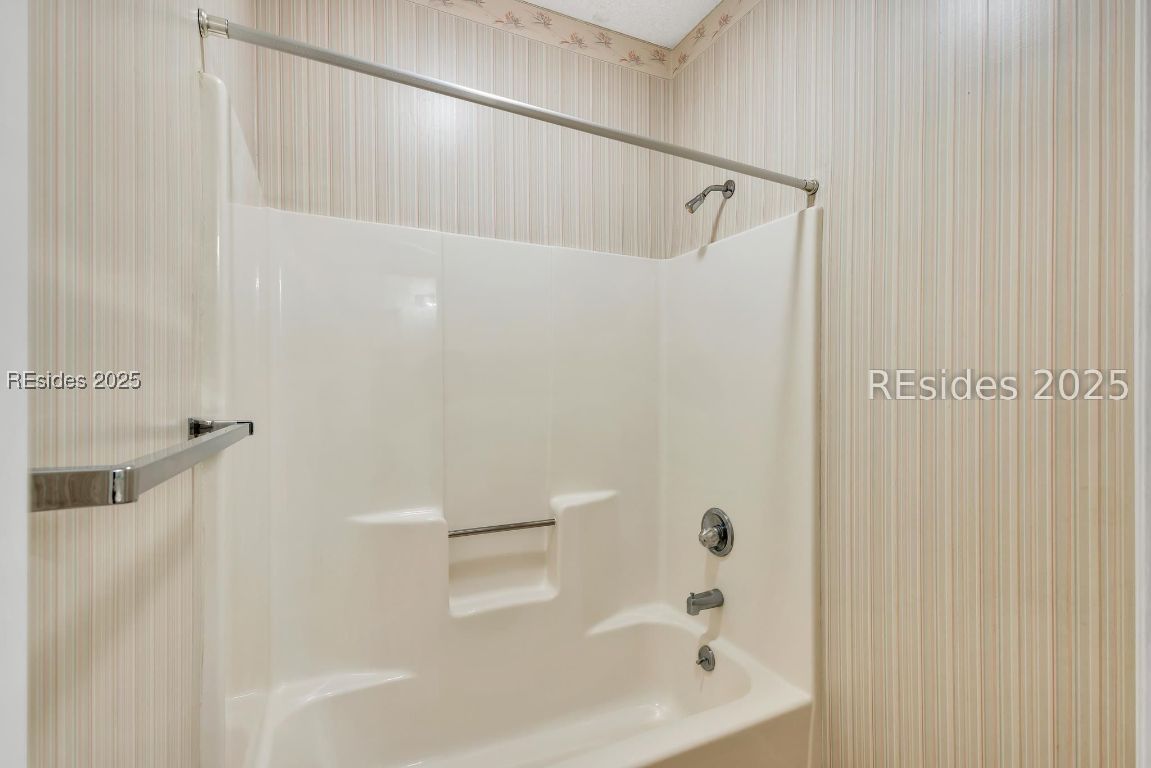 232 White Oaks Circle