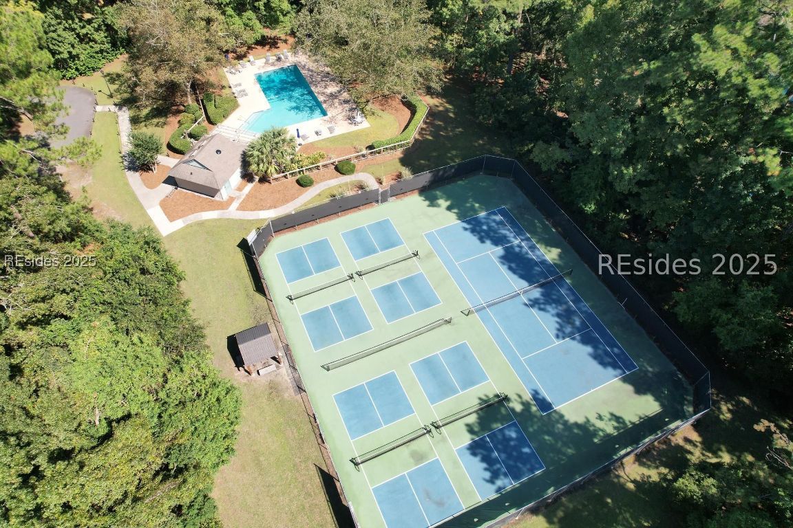 232 White Oaks Circle