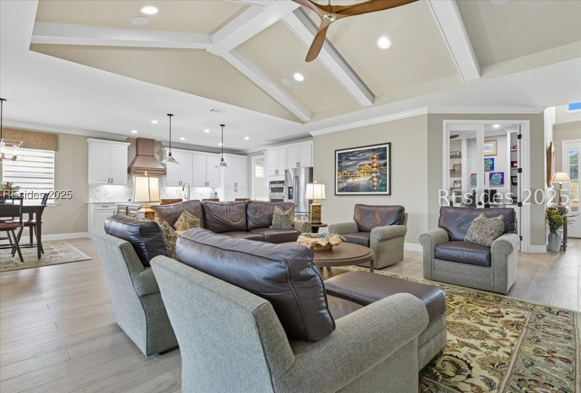 1406 Parrot Avenue