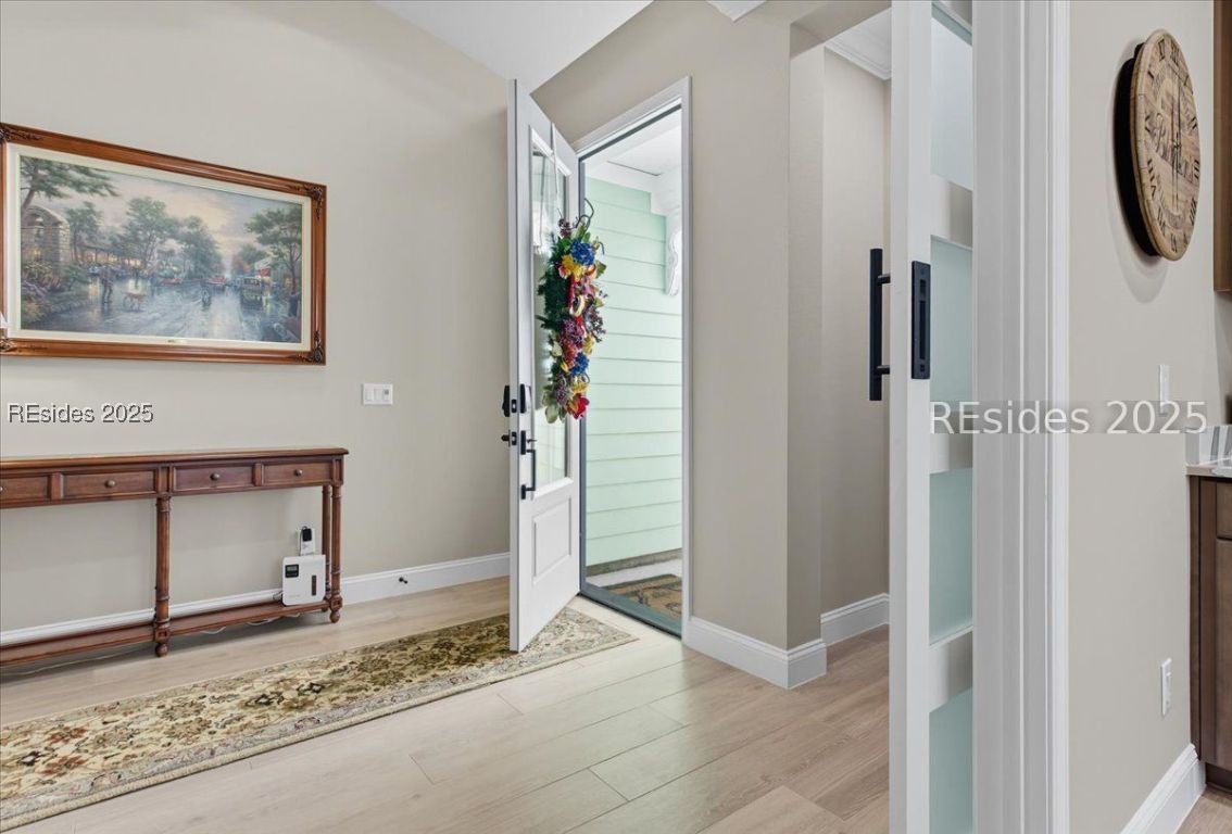1406 Parrot Avenue