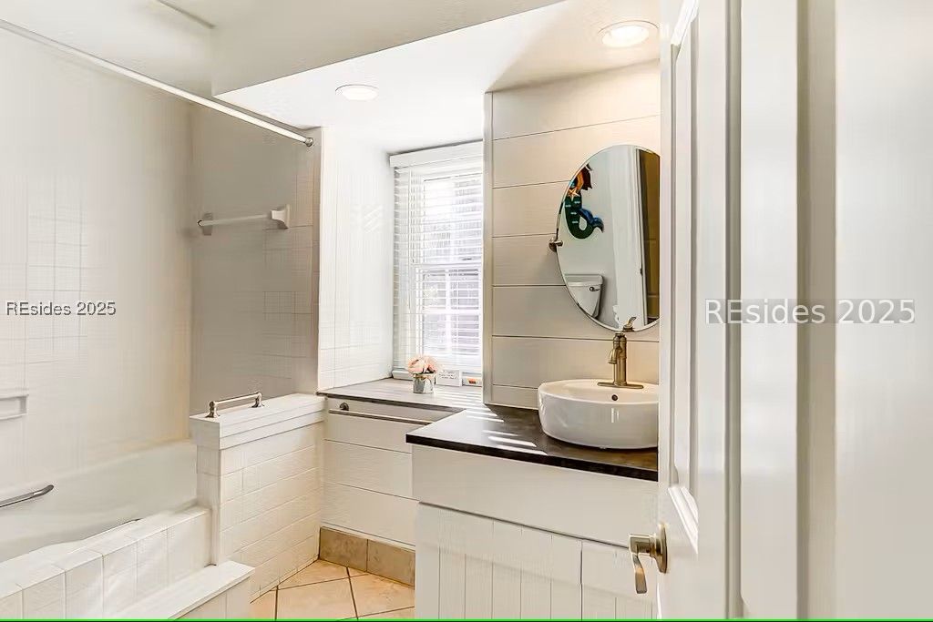 70 Shipyard Drive Unit: 172