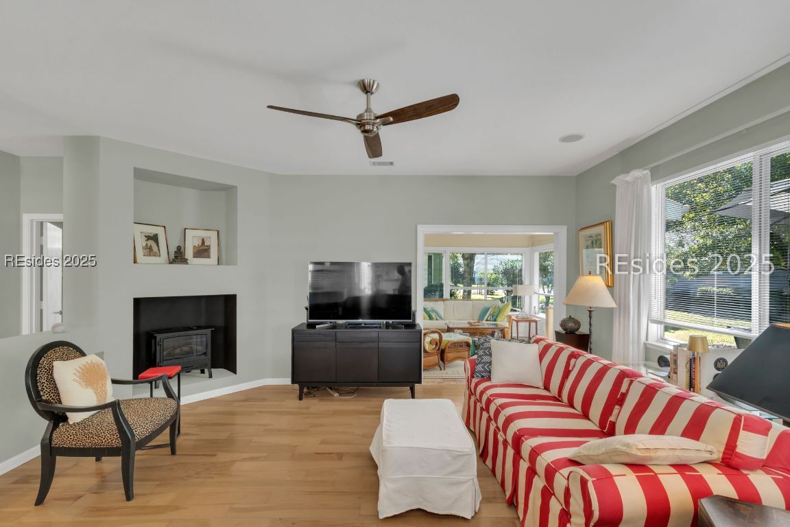 31 COBURN Drive E