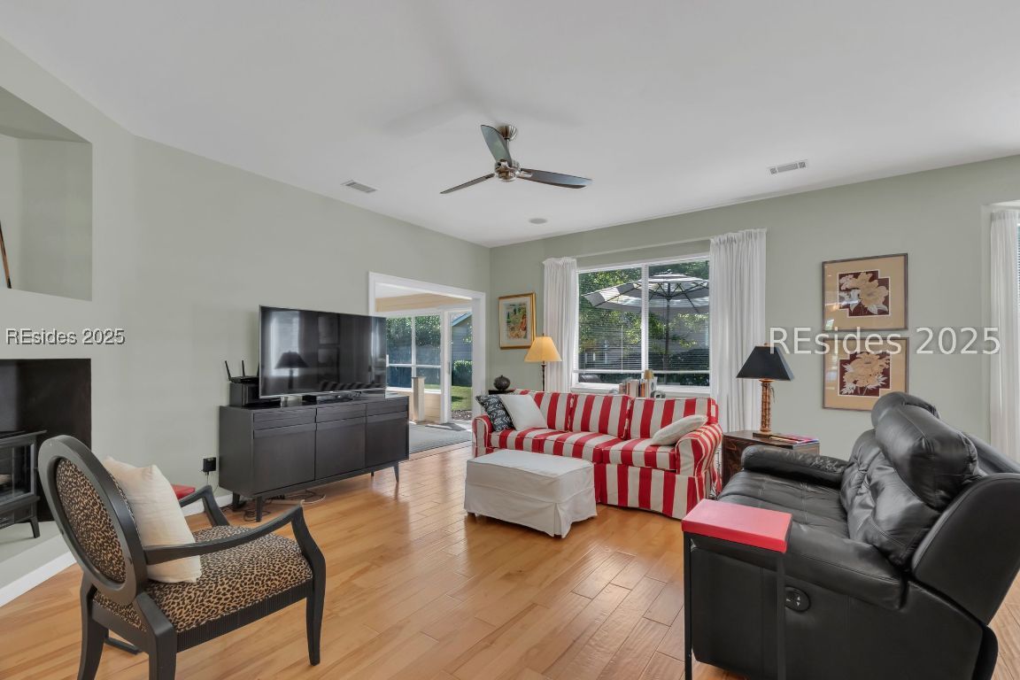 31 COBURN Drive E