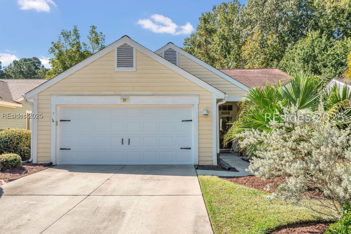 31 COBURN Drive E