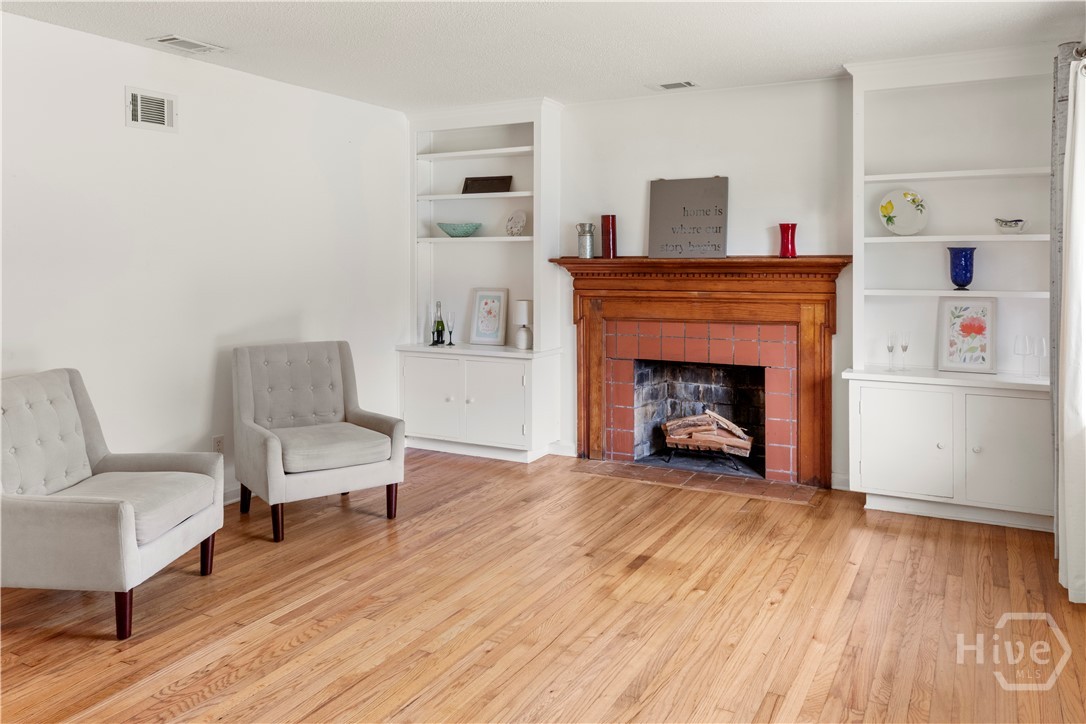 1523 E 54th Street