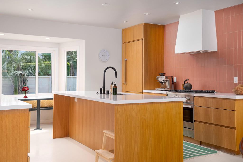 1022 E Mesquite Avenue