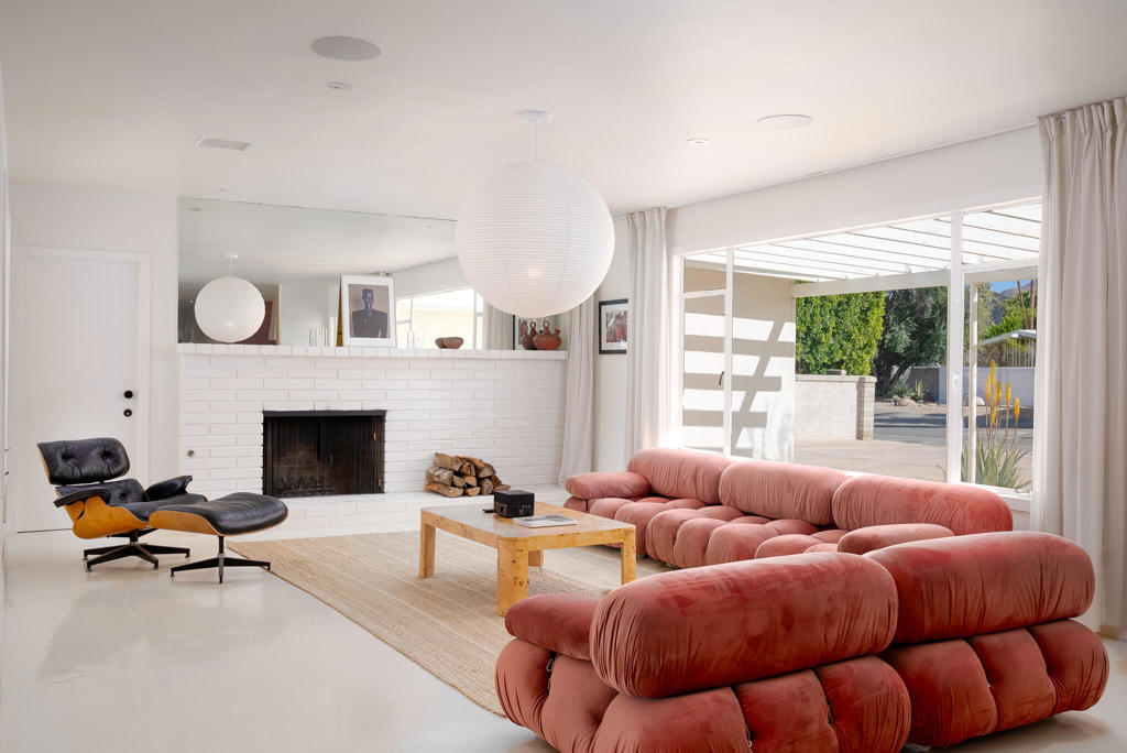 1022 E Mesquite Avenue