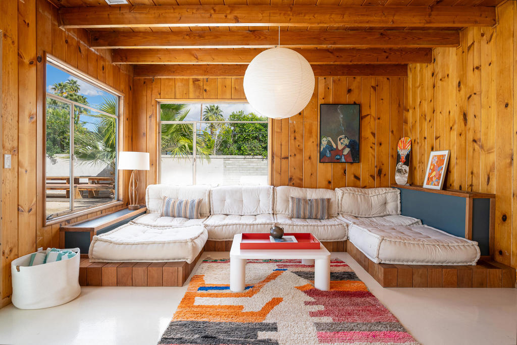 1022 E Mesquite Avenue