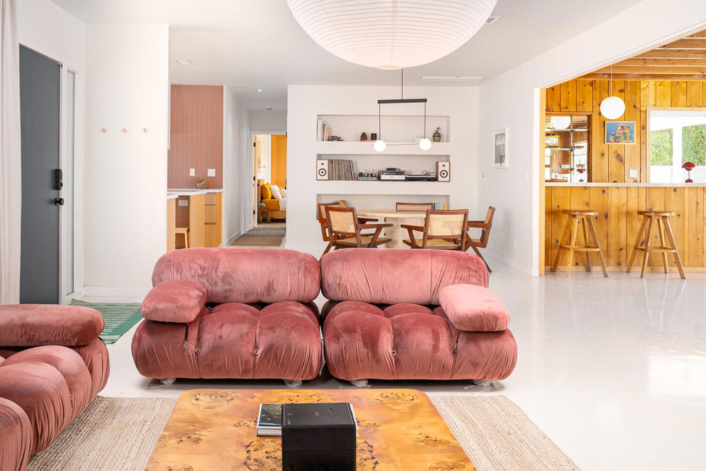 1022 E Mesquite Avenue