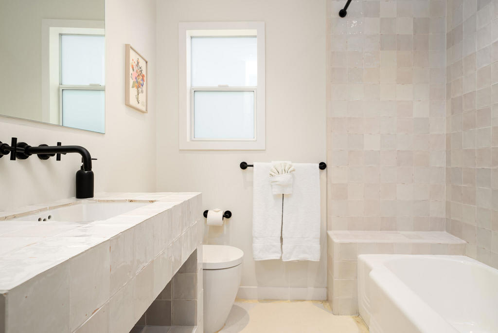 1022 E Mesquite Avenue