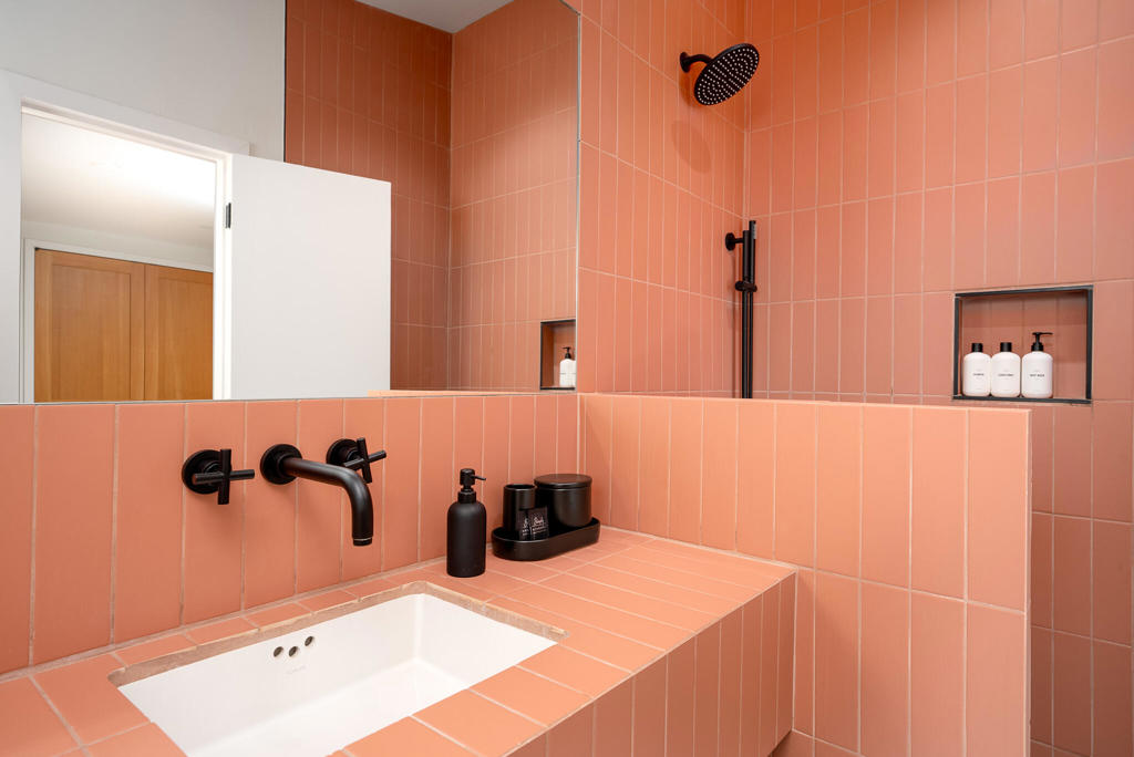 1022 E Mesquite Avenue