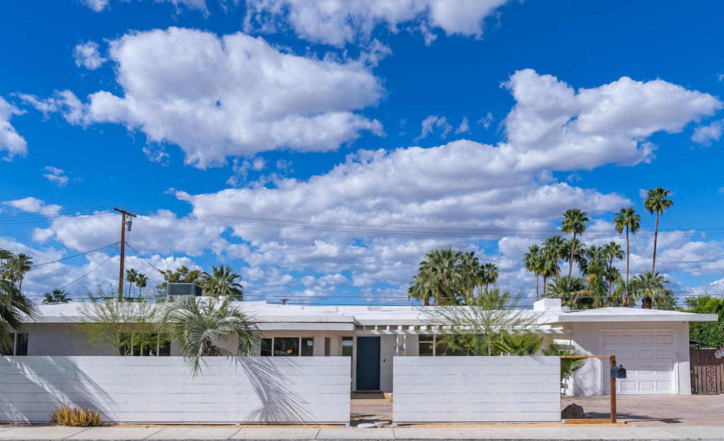 1022 E Mesquite Avenue