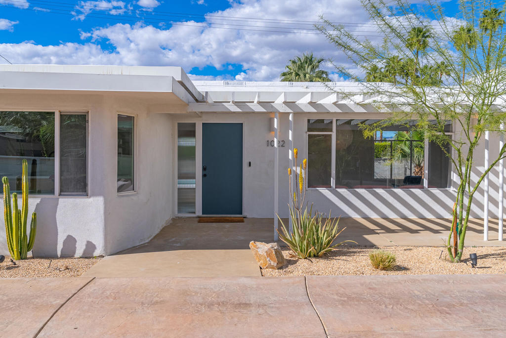 1022 E Mesquite Avenue