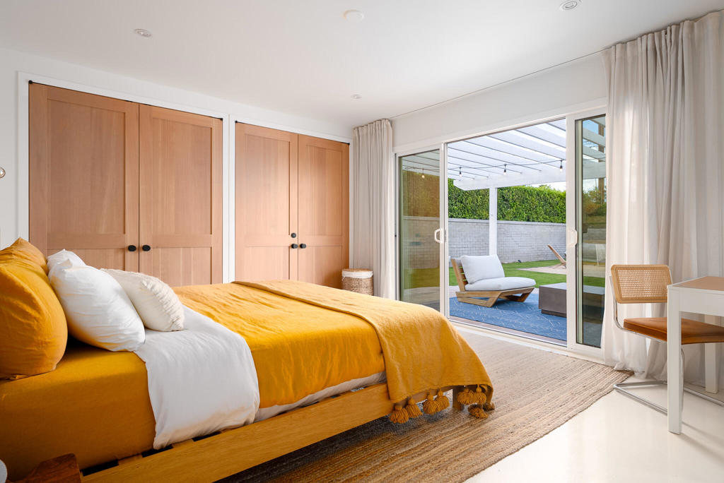 1022 E Mesquite Avenue