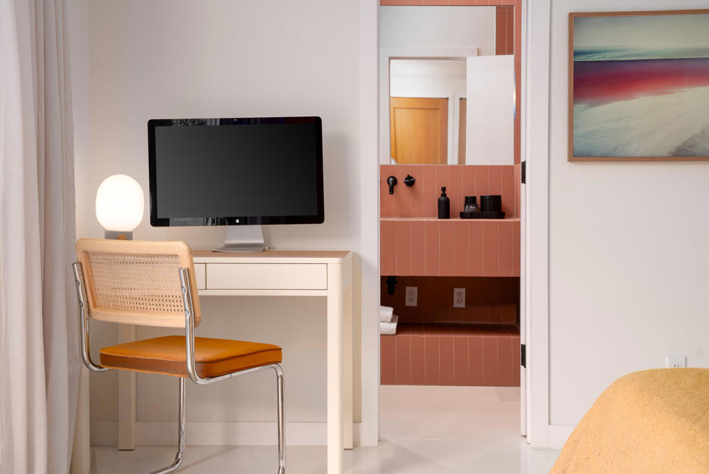 1022 E Mesquite Avenue