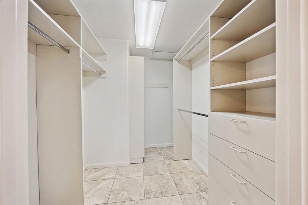 72400 Tanglewood Lane