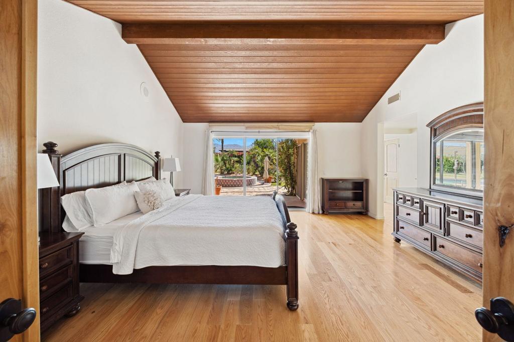 72400 Tanglewood Lane