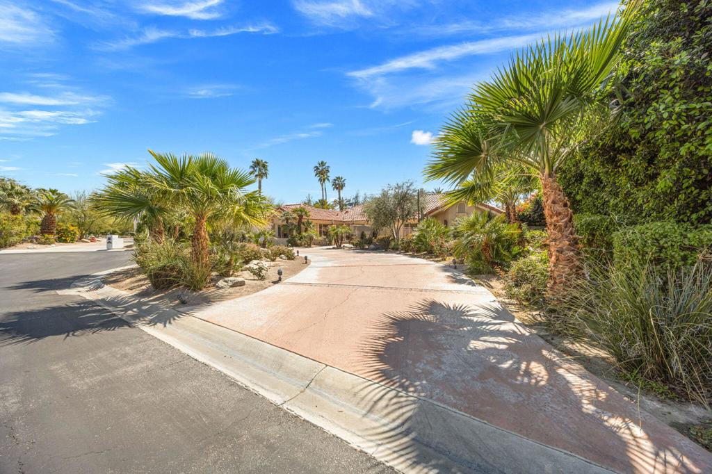 72400 Tanglewood Lane