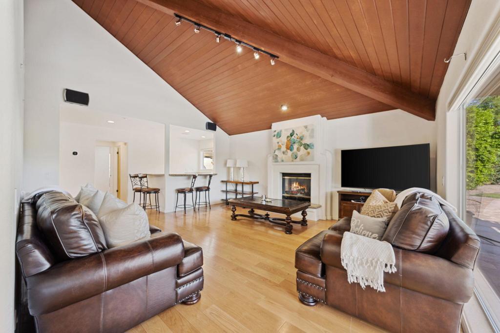 72400 Tanglewood Lane