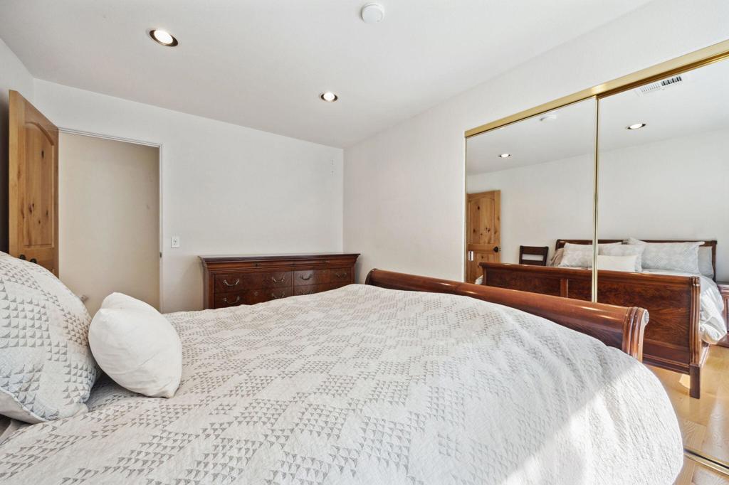 72400 Tanglewood Lane