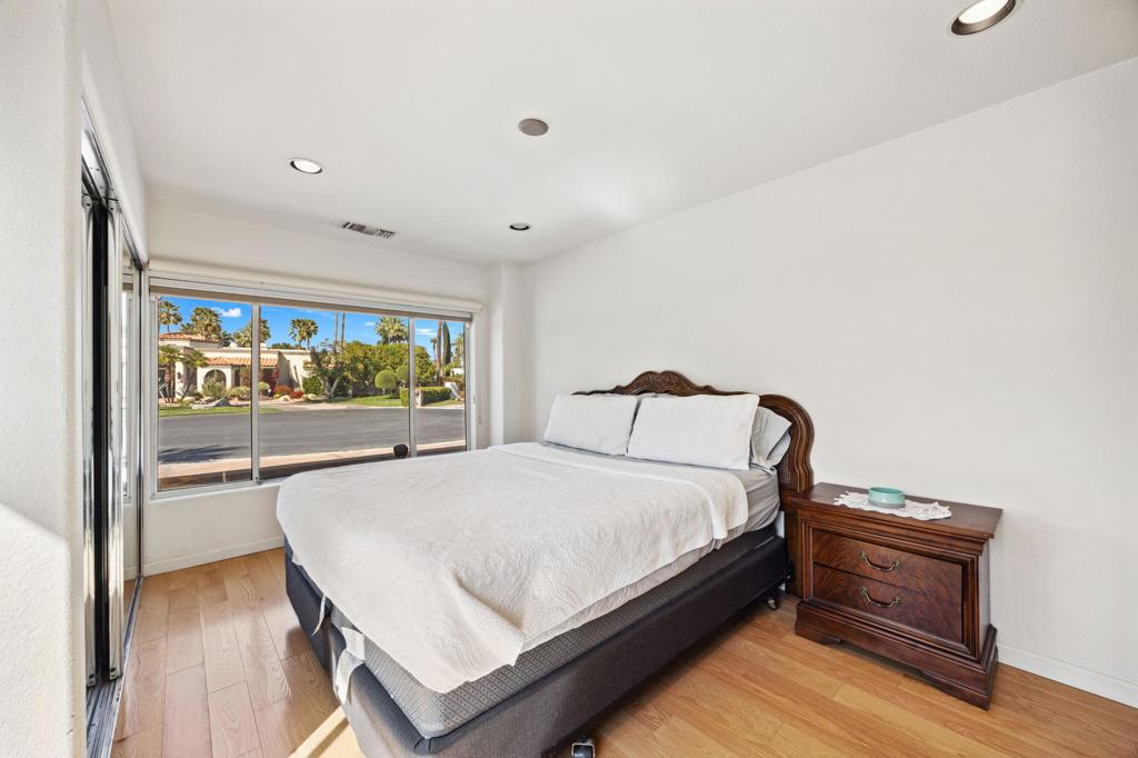 72400 Tanglewood Lane