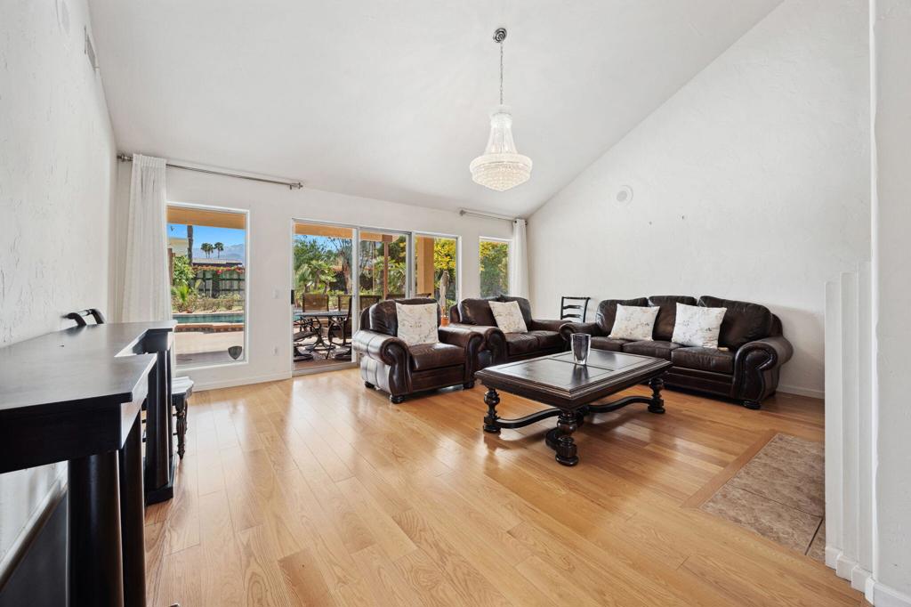 72400 Tanglewood Lane